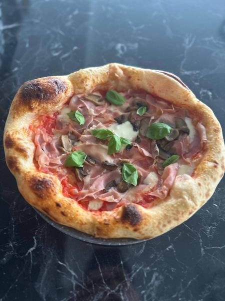 Prosciutto e Funghi 